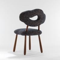 <a href="https://www.galeriegosserez.com/artistes/donnersberg-emma.html">Emma Donnersberg</a> - Cloud Chair Nimbus - Noyer/Amanda